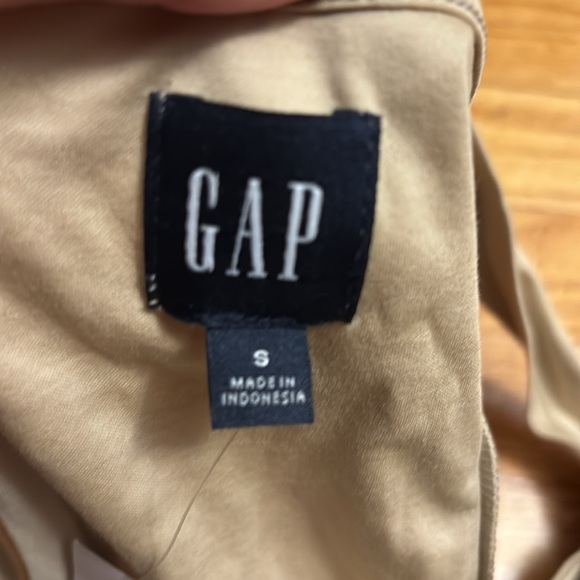 GAP Women’s Romper - Picture 3 of 3
